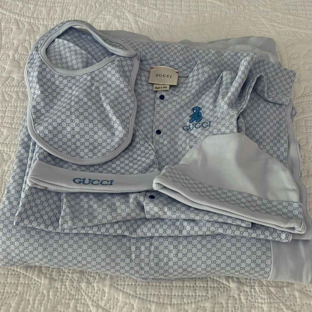 Gucci baby new born set
